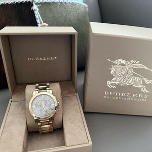 Burberry Swiss Gold Date Dial Chronograph Watch – 38mm Unisex